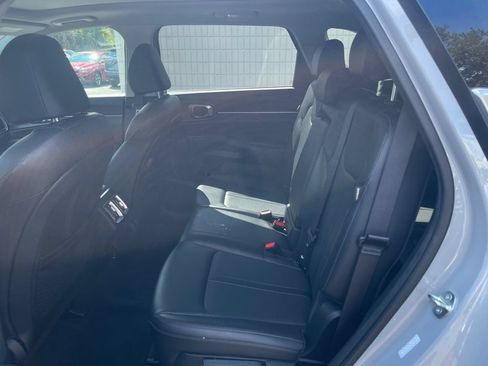 Used 2025 Kia Sorento S w/ Panoramic Sunroof Package FWD image 13