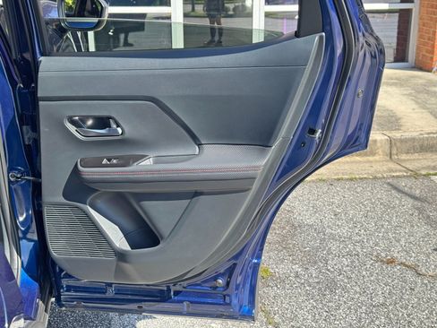 Used 2025 Nissan Kicks SR FWD image 38