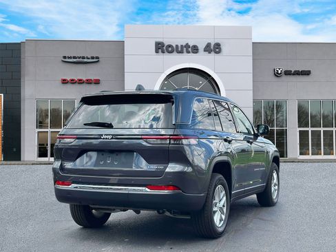 Used 2025 Jeep Grand Cherokee 4WD image 5