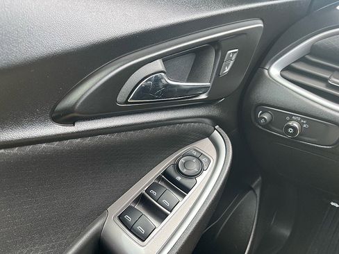 Used 2025 Chevrolet Malibu LT image 29