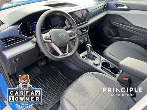 Used 2022 Volkswagen Taos SE w/ Panoramic Sunroof Package image 15