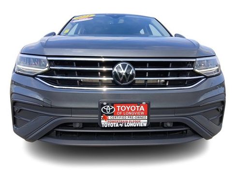 Used 2024 Volkswagen Tiguan SE w/ Panoramic Sunroof Package image 14