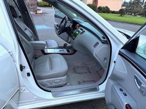 Used 2006 Hyundai Azera Limited image 25