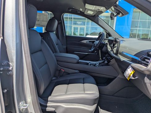 New 2026 Chevrolet Traverse LT w/ Midnight/Sport Edition AWD/4WD image 42