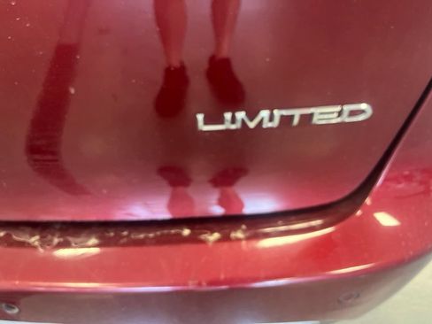 Used 2020 Chrysler Pacifica Limited FWD image 13
