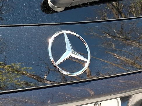 Used 2024 Mercedes-Benz GLC 300 4MATIC image 31