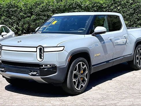 Used 2022 Rivian R1T Adventure AWD/4WD image 3