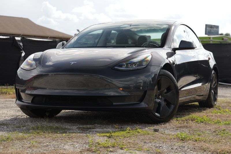 Used 2023 Tesla Model 3 Standard Range RWD image 1