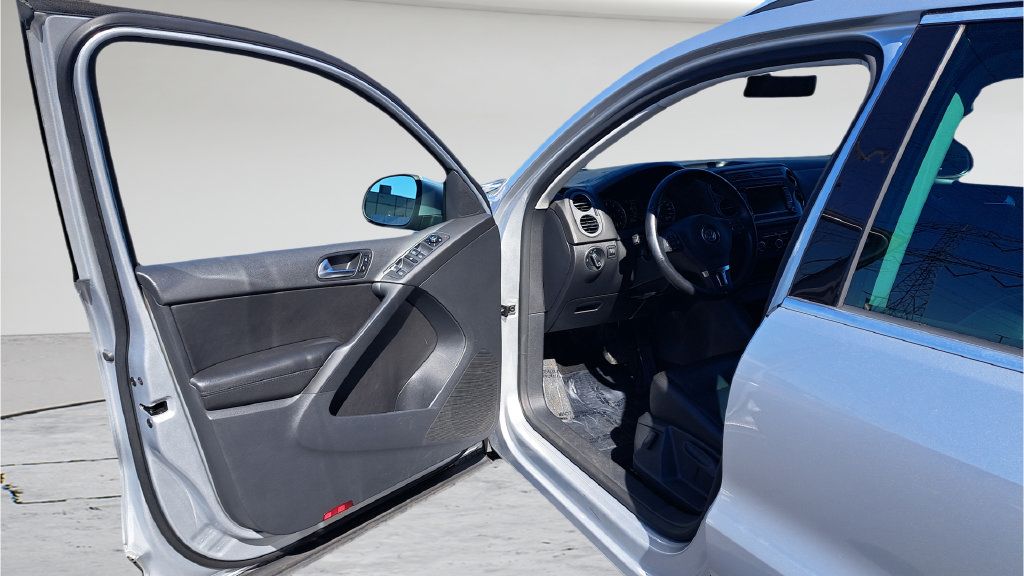 Used 2012 Volkswagen Tiguan SE AWD/4WD image 9