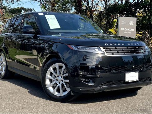 Used 2025 Land Rover Range Rover Sport image 2