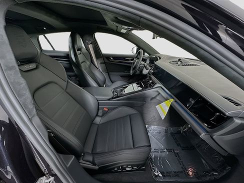 New 2026 Porsche Panamera Turbo image 31