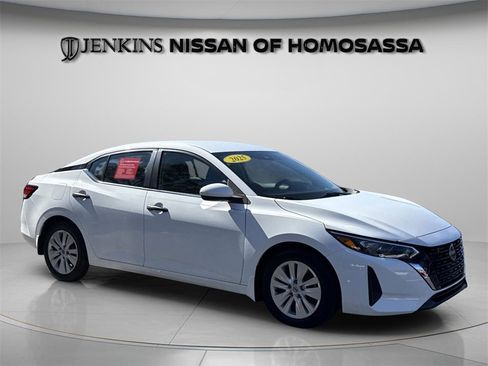 Certified 2025 Nissan Sentra S image 7