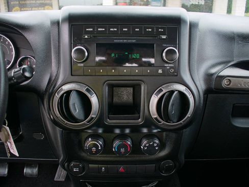 Used 2012 Jeep Wrangler Sport AWD/4WD image 19