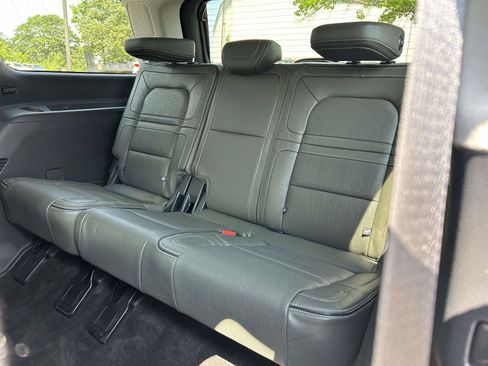 Used 2024 Lincoln Navigator Black Label AWD/4WD image 18