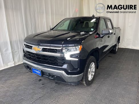 Used 2023 Chevrolet Silverado 1500 LT image 1