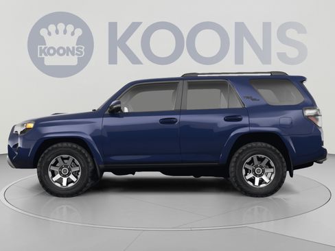 Used 2024 Toyota 4Runner TRD Off-Road Premium w/ Moonroof Package AWD/4WD image 2
