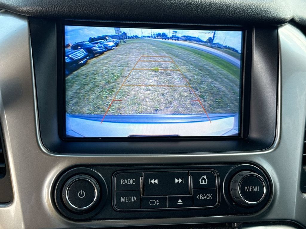Used 2018 Chevrolet Suburban Premier AWD/4WD image 23