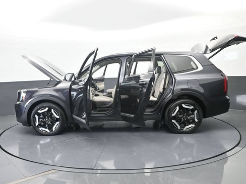 Used 2025 Kia Telluride S FWD image 75