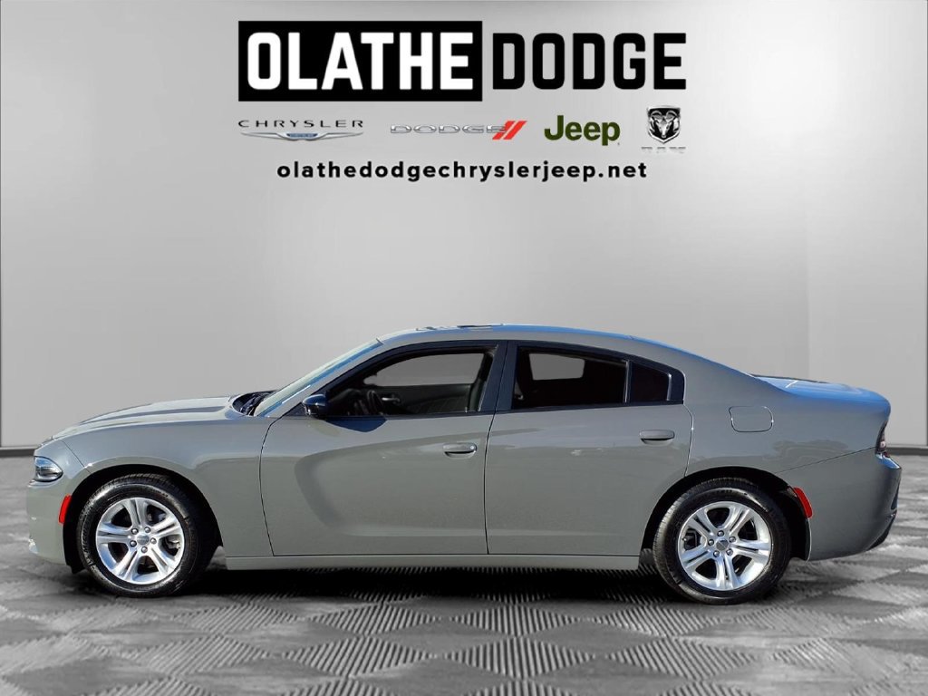 Used 2023 Dodge Charger SXT w/ Cold Weather Package RWD image 25