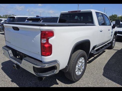 Used 2025 Chevrolet Silverado 2500 LT AWD/4WD image 6