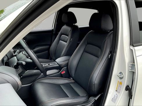 Used 2025 Honda HR-V Sport image 17