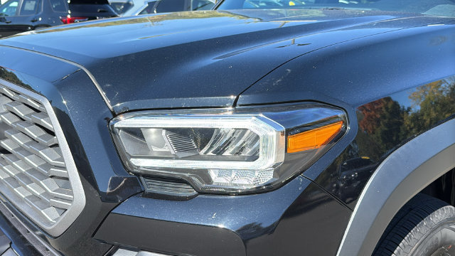 Certified 2023 Toyota Tacoma TRD Off-Road w/ TRD Premium Off Road Package AWD/4WD image 7