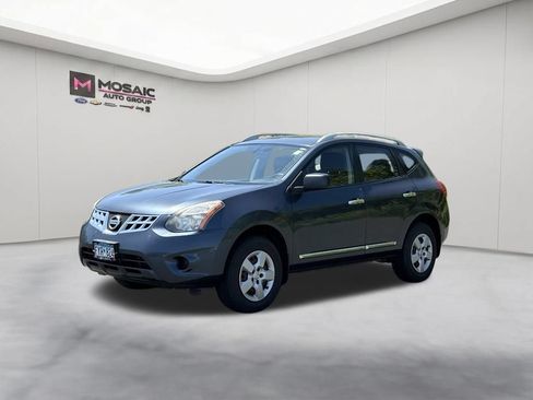 Used 2014 Nissan Rogue S w/ Convenience Package AWD/4WD image 4