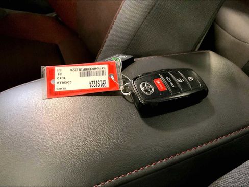 Used 2024 Toyota Corolla SE image 13
