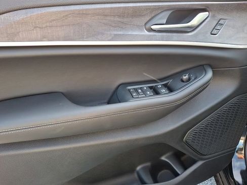 New 2025 Jeep Grand Cherokee Limited image 10