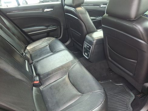 Used 2020 Chrysler 300 Limited AWD/4WD image 15
