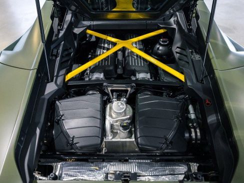 Used 2023 Lamborghini Huracan Tecnica image 12