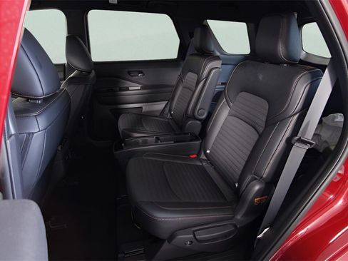 Used 2024 Nissan Pathfinder Rock Creek image 13