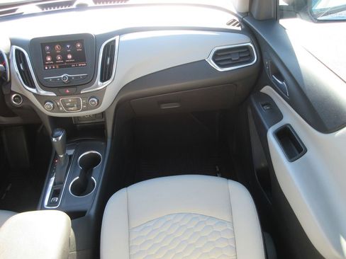 Certified 2020 Chevrolet Equinox LS w/ LS Convenience Package image 17