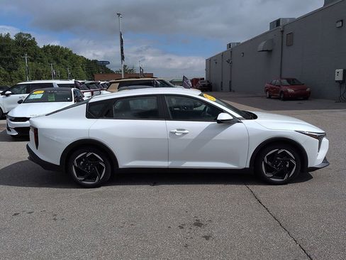 Used 2025 Kia K4 EX FWD image 2