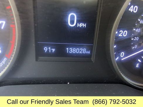Used 2020 Hyundai Elantra SEL FWD image 17