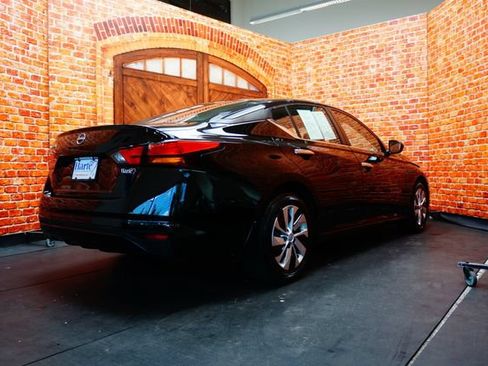 Certified 2023 Nissan Altima 2.5 S FWD image 7