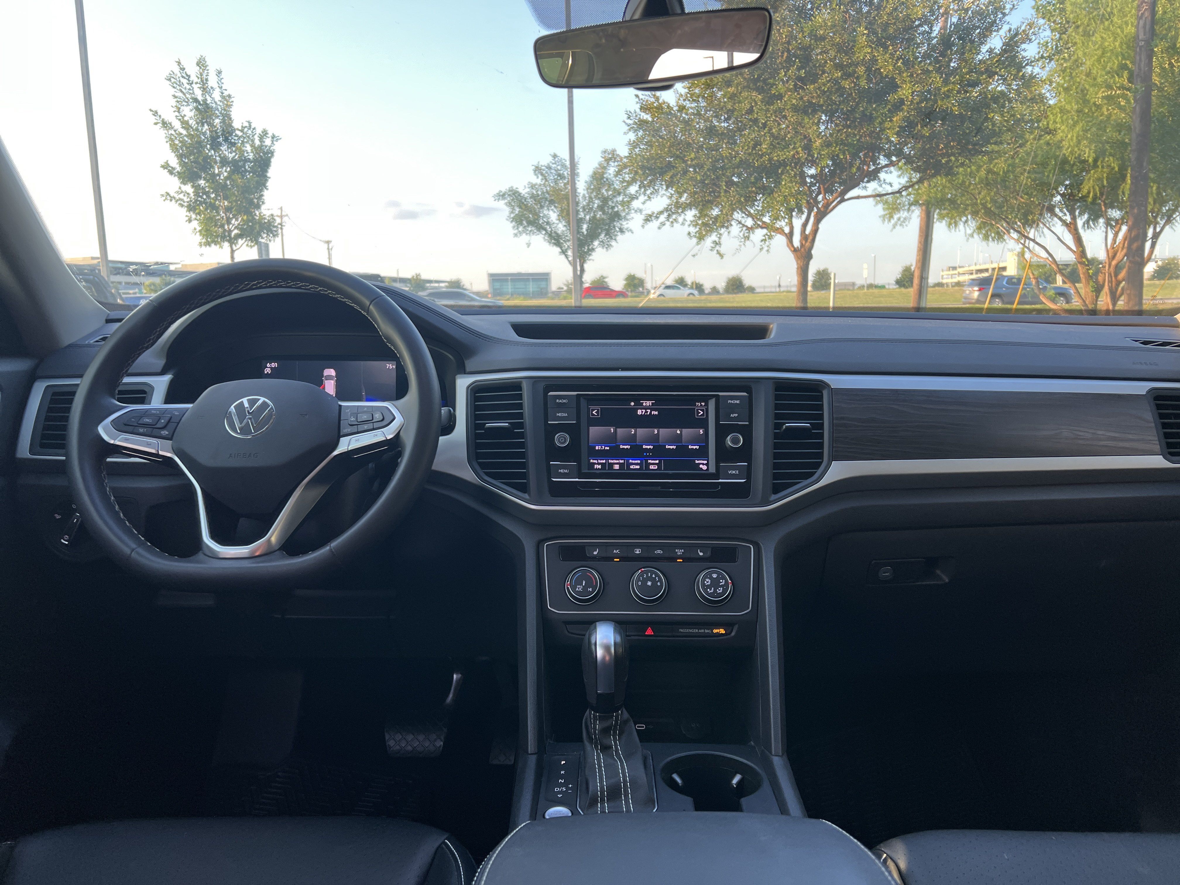 Used 2022 Volkswagen Atlas SE FWD image 24