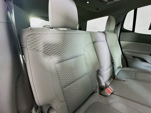 Used 2017 GMC Acadia SLE w/ Driver Alert Package I FWD image 35