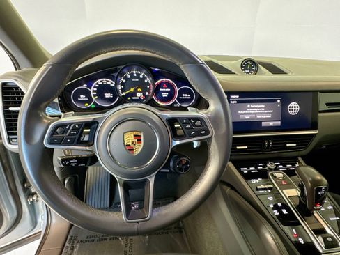 Used 2022 Porsche Cayenne E-Hybrid image 14