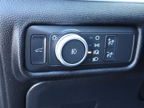 Used 2022 Ford Explorer XLT w/ Equipment Group 202A image 25