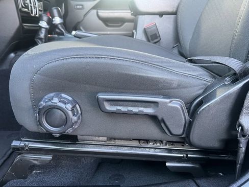 Used 2023 Jeep Gladiator Sport image 14