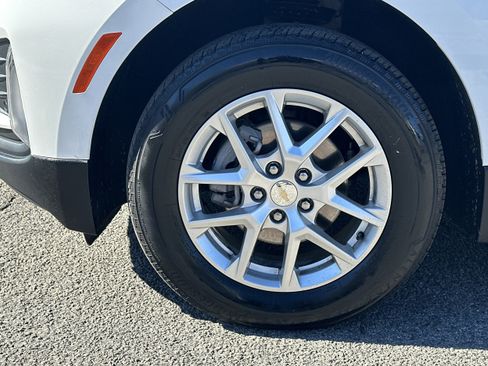 Used 2024 Chevrolet Equinox LT image 11