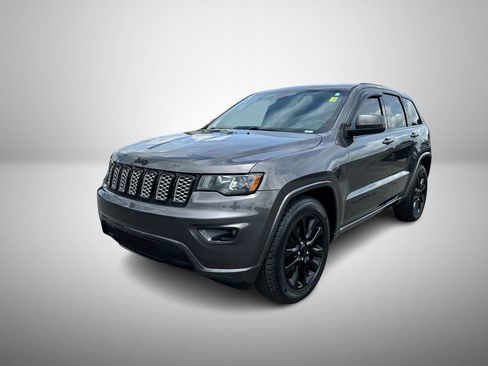 Used 2019 Jeep Grand Cherokee Altitude RWD image 2