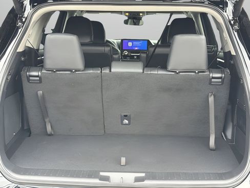Used 2026 Toyota Highlander Limited AWD/4WD image 8