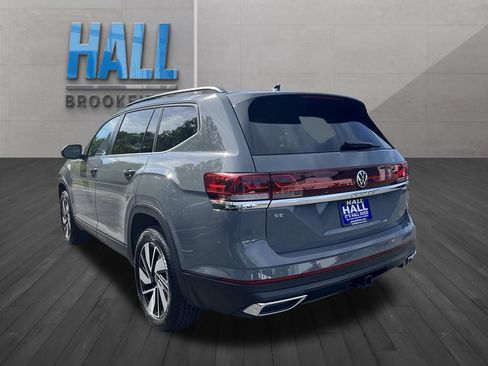 Used 2026 Volkswagen Atlas SE w/ Panoramic Sunroof Package FWD image 4