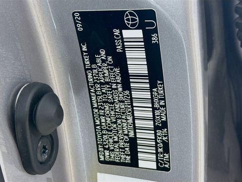 Used 2020 Toyota C-HR XLE image 36