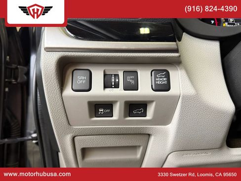 Used 2017 Subaru Forester 2.5i Limited image 40