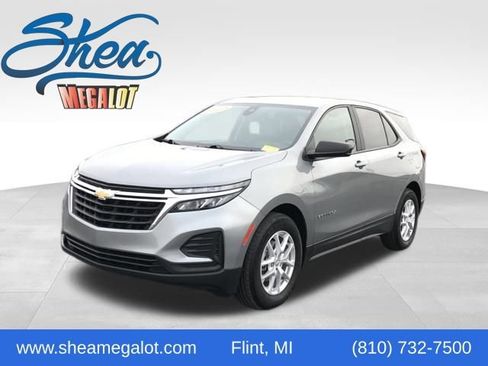 Used 2023 Chevrolet Equinox LS w/ LS Convenience Package image 1