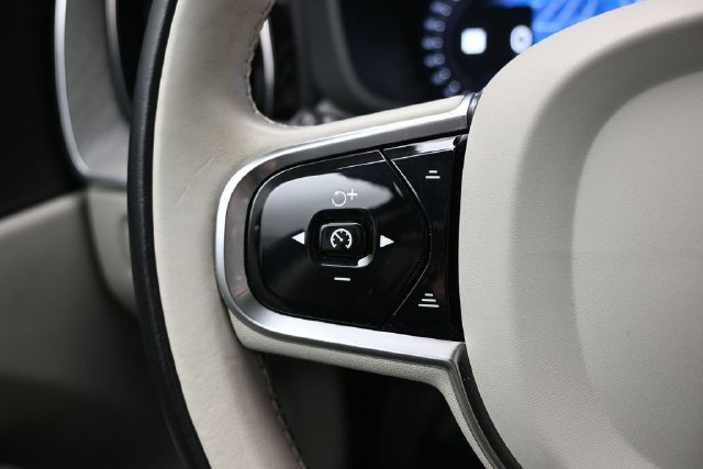 Used 2024 Volvo XC60 B5 Plus w/ Protection Package Premier AWD/4WD image 25