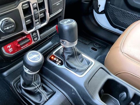 Used 2021 Jeep Wrangler Unlimited Rubicon AWD/4WD image 30